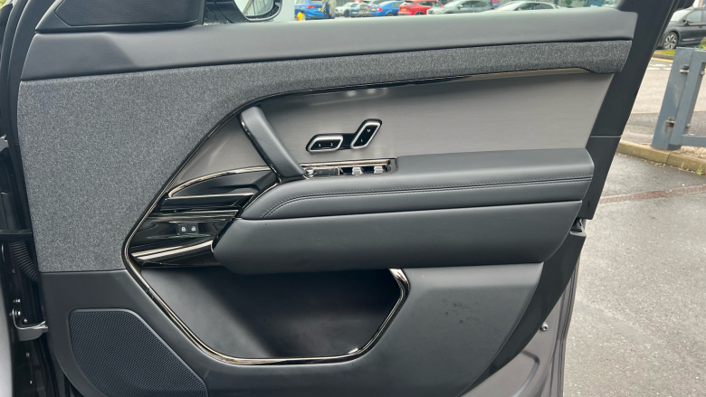 Land Rover Range Rover Sport 3.0 D300 Dynamic SE 5dr Auto Diesel Estate